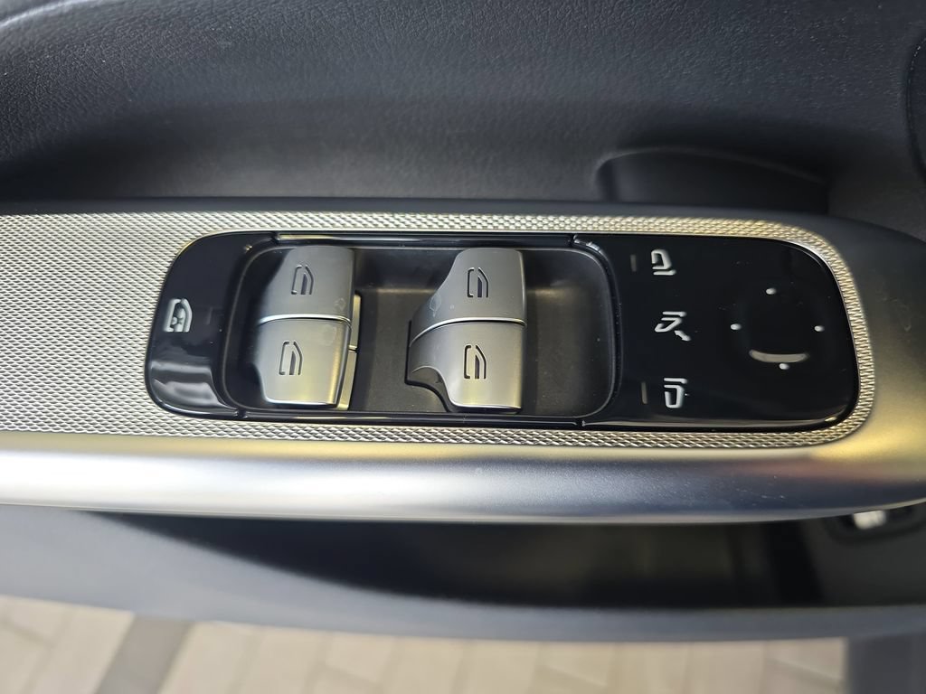 Certified 2026 Mercedes-Benz GLC 300 4MATIC image 31