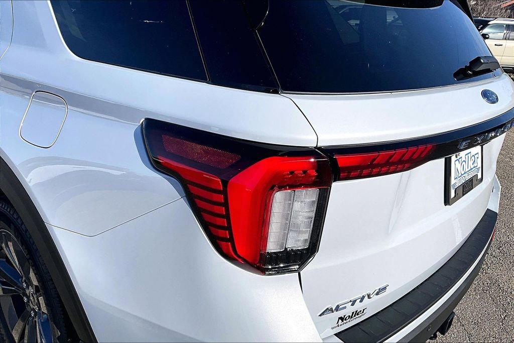 New 2026 Ford Explorer Active w/ Active Comfort Package image 28