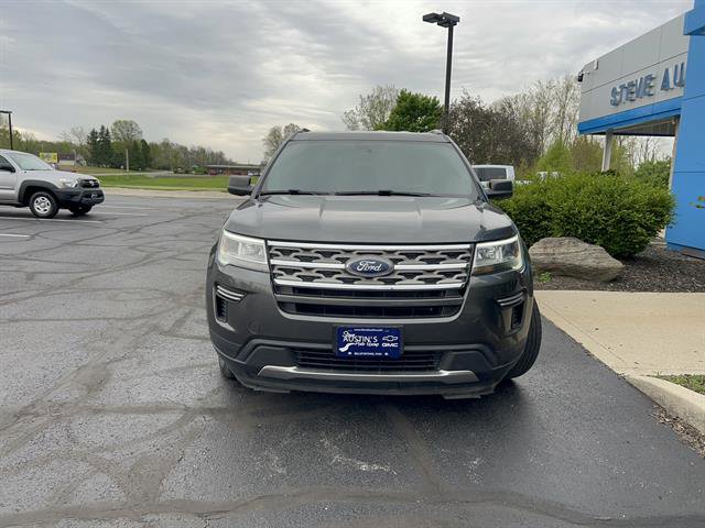 Used 2018 Ford Explorer XLT AWD/4WD image 2