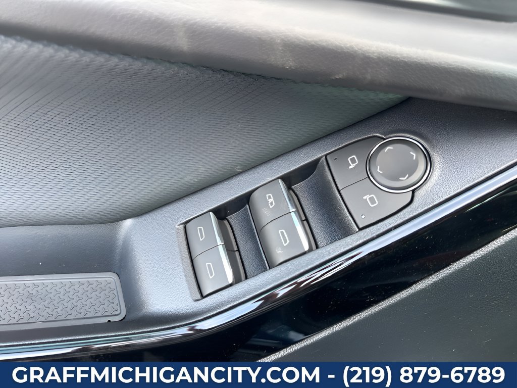 New 2027 Chevrolet Equinox RS FWD image 12