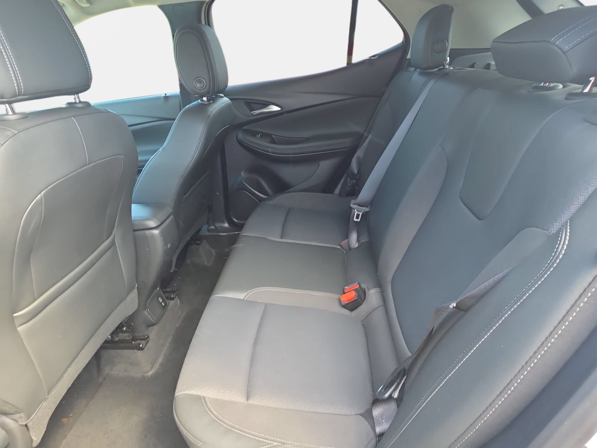 Used 2025 Buick Encore GX Preferred FWD image 13
