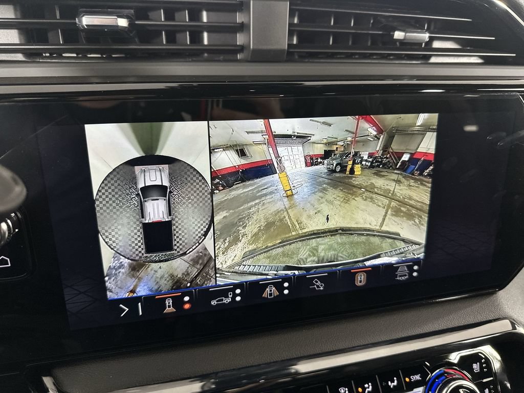 New 2026 GMC Sierra 2500 AT4 w/ Technology Package AWD/4WD image 17