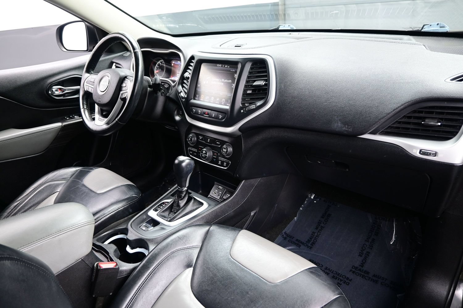 Used 2014 Jeep Cherokee Limited w/ Technology Group FWD image 18