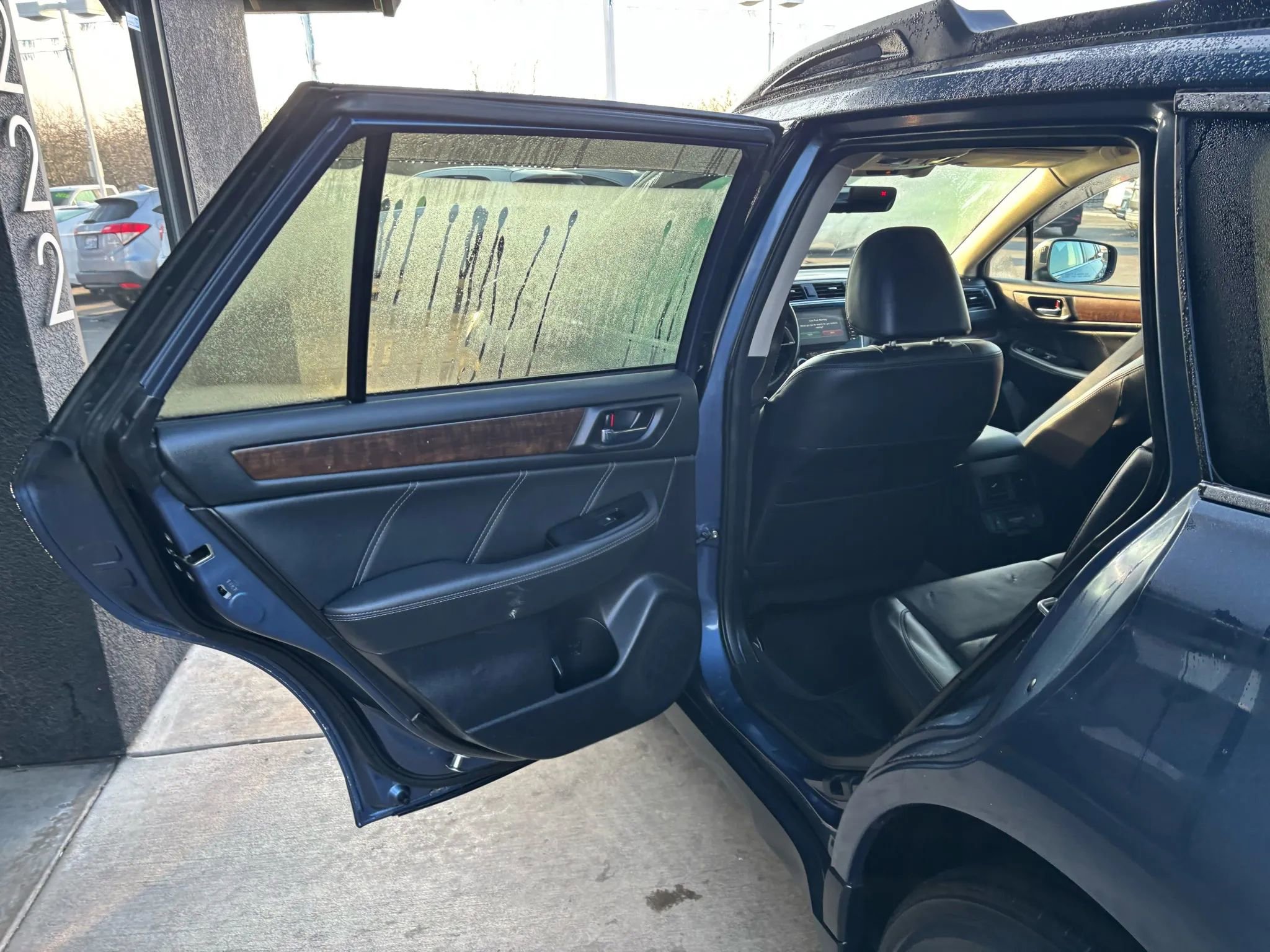 Used 2018 Subaru Outback 2.5i Limited image 11