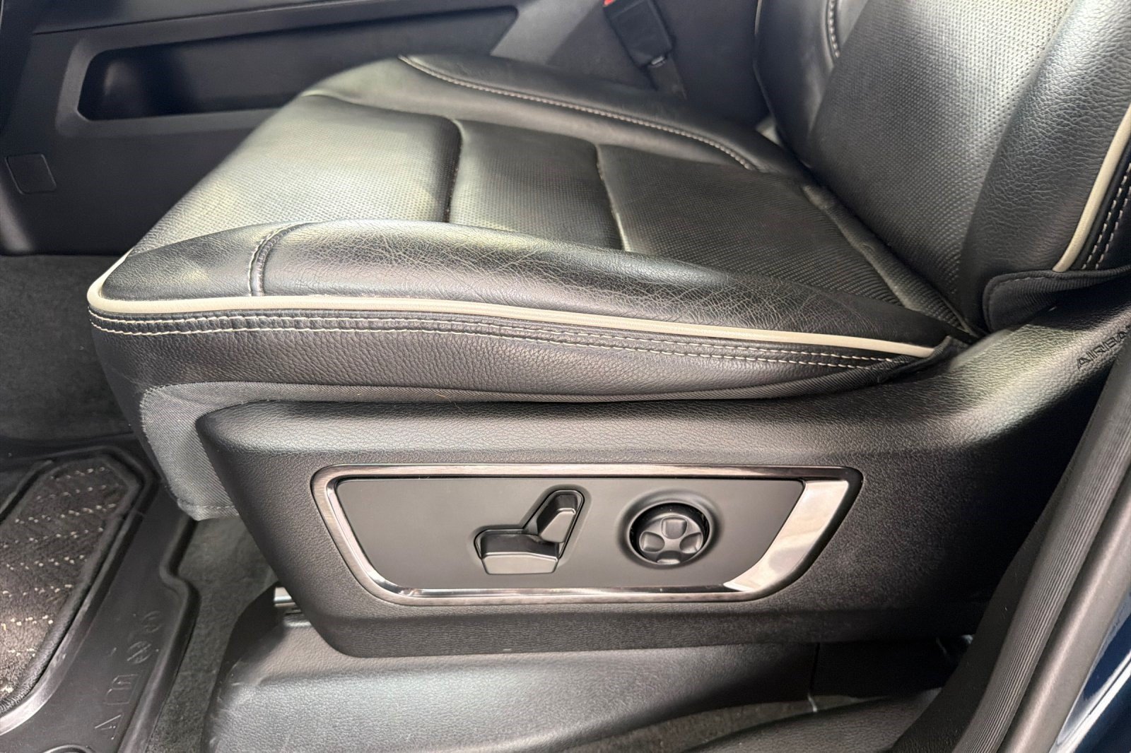 Used 2023 RAM 1500 Limited AWD/4WD image 14