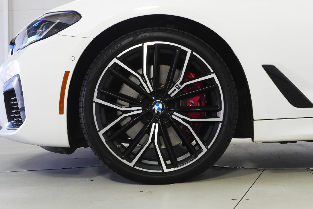 Certified 2023 BMW 540i w/ M Sport Package RWD image 5