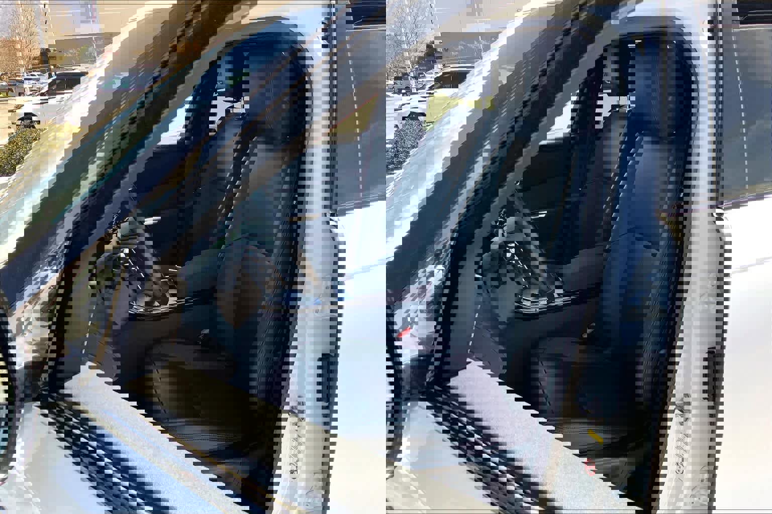 Used 2025 Land Rover Range Rover Velar Dynamic SE image 7