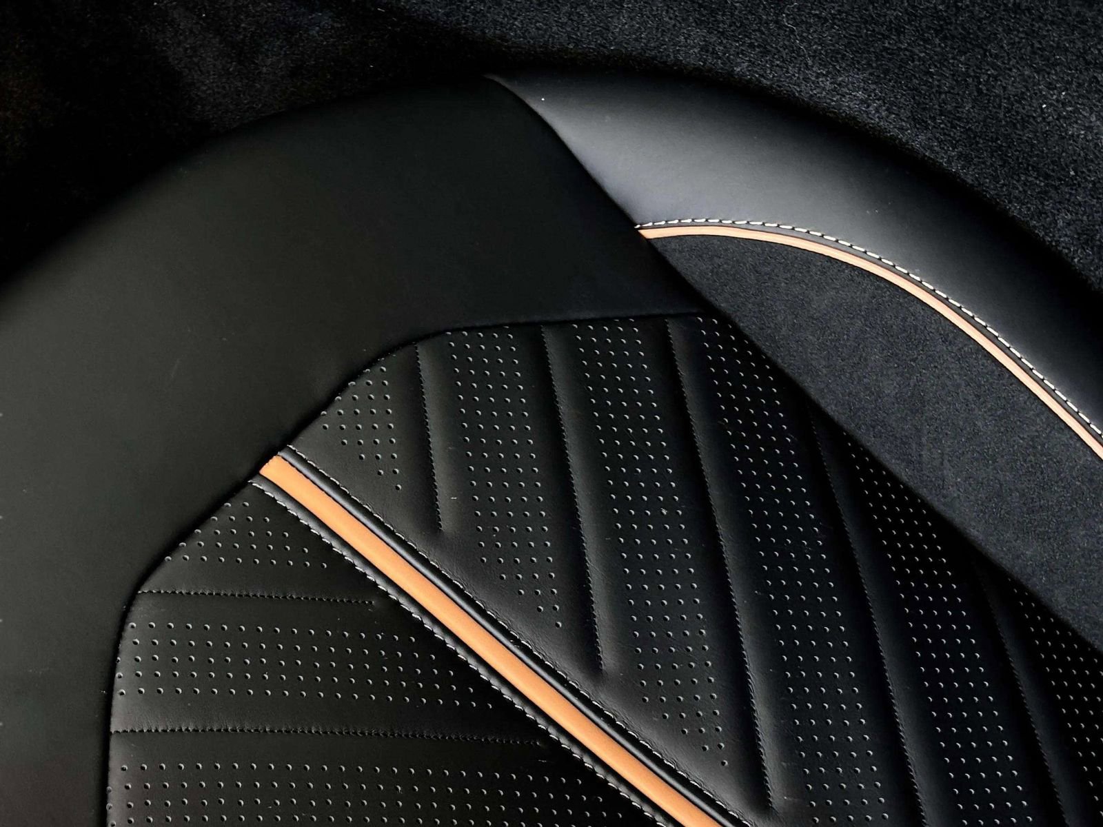 New 2026 Aston Martin V8 Vantage S image 20