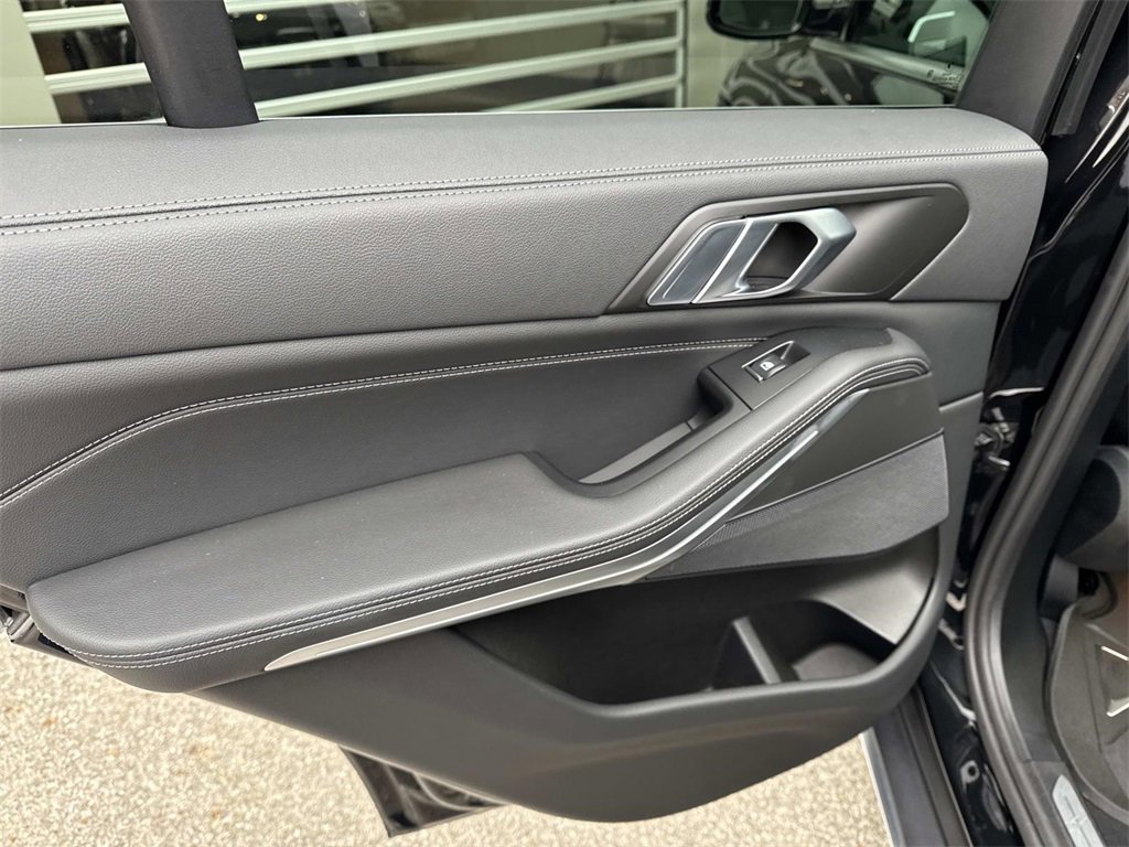 Used 2022 BMW X5 xDrive40i w/ Premium Package image 12