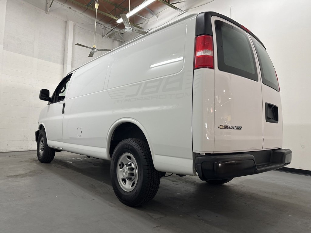 Used 2020 Chevrolet Express 2500 image 17