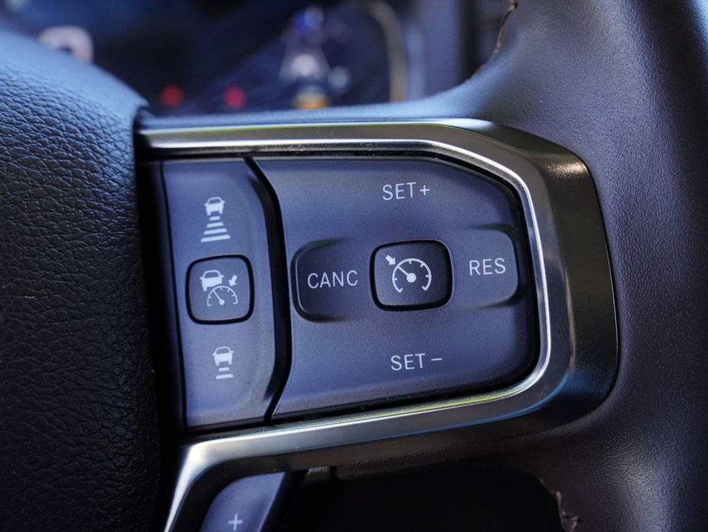 Used 2025 RAM 2500 Limited AWD/4WD image 17