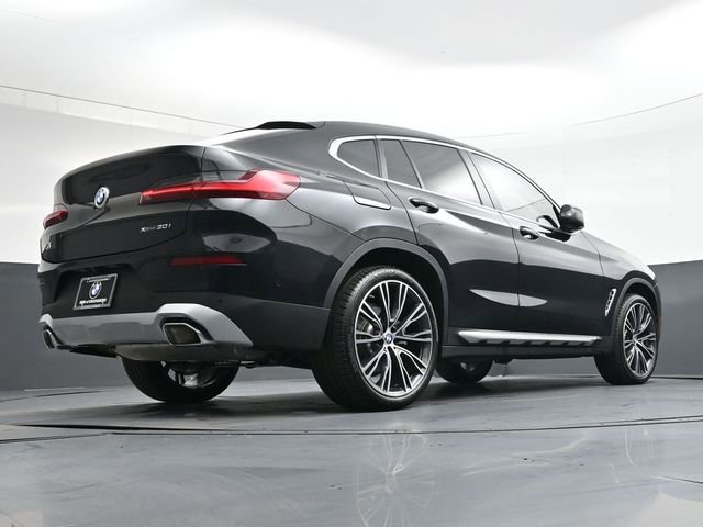 Used 2025 BMW X4 xDrive30i w/ Premium Package image 31