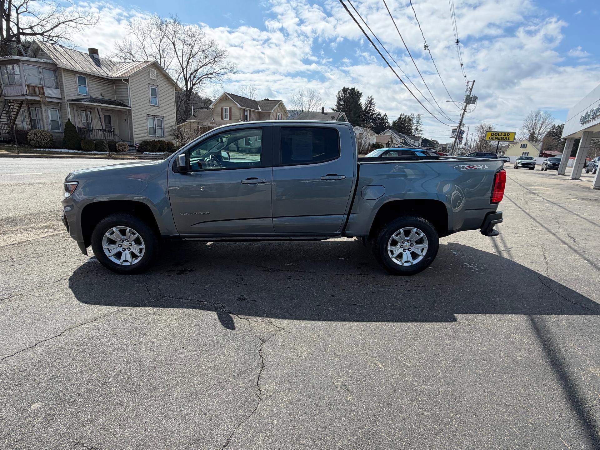 Used 2022 Chevrolet Colorado LT w/ LT Convenience Package image 5