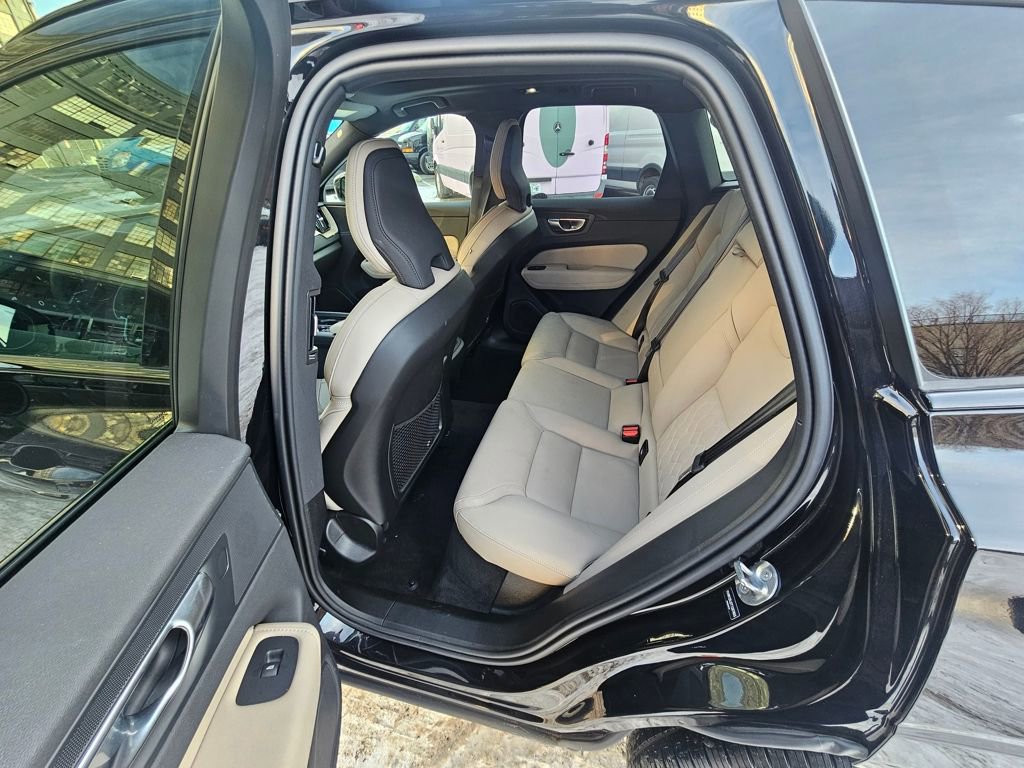 Certified 2026 Volvo XC60 B5 Core w/ Protection Package Premier AWD/4WD image 14