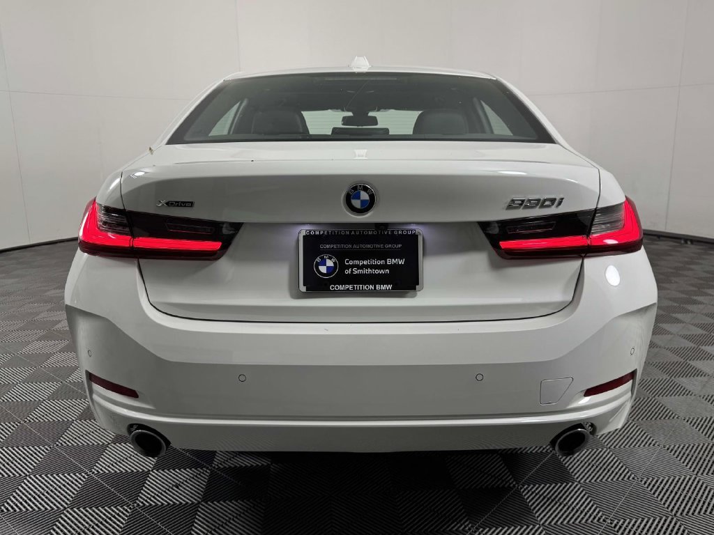Used 2023 BMW 330i xDrive Sedan w/ Driving Assistance Package AWD/4WD image 9