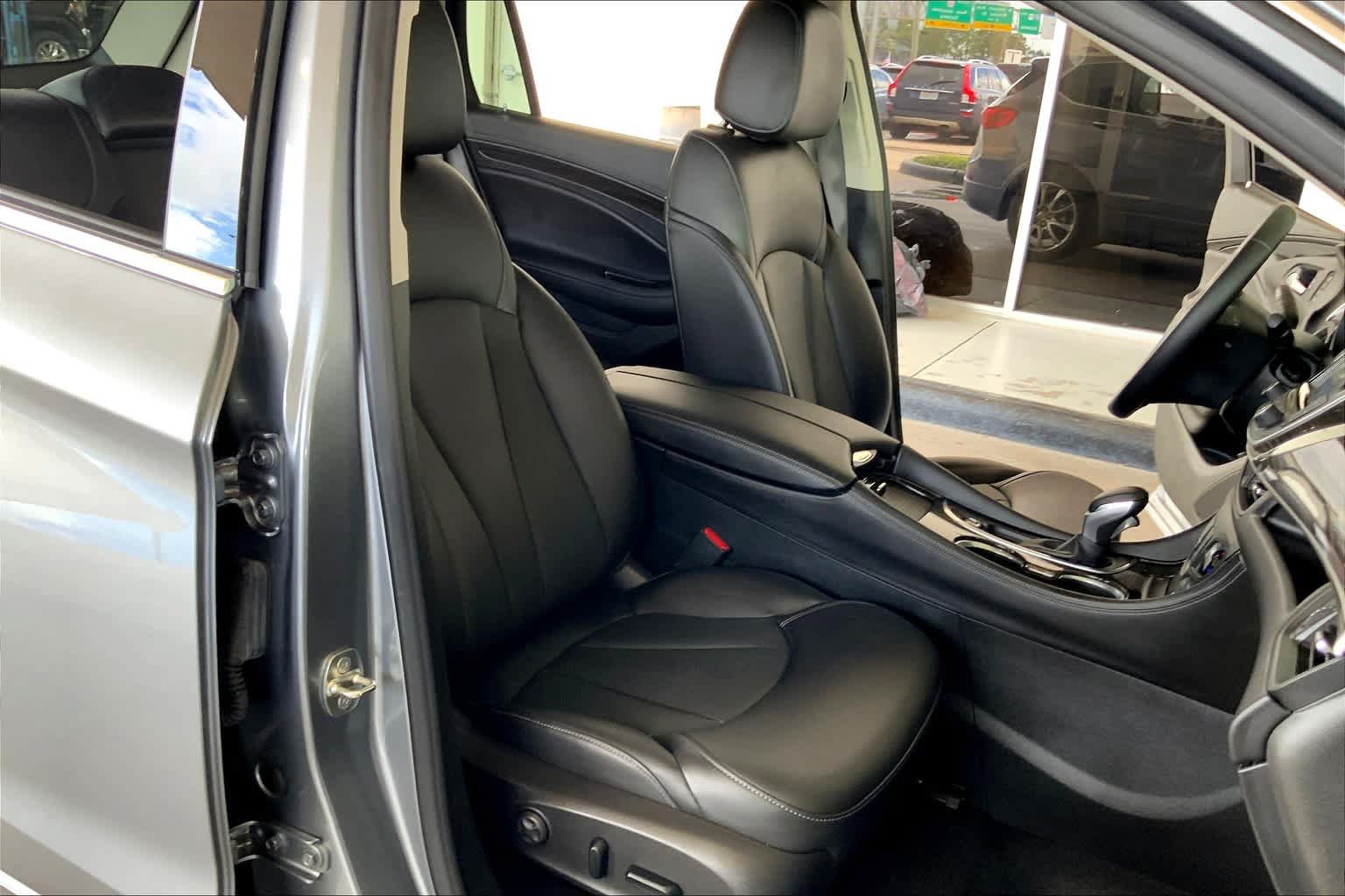 Used 2020 Buick Envision Essence w/ Experience Buick Package FWD image 9