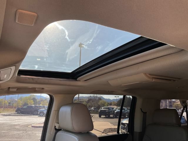 Used 2019 Chevrolet Suburban Premier AWD/4WD image 16