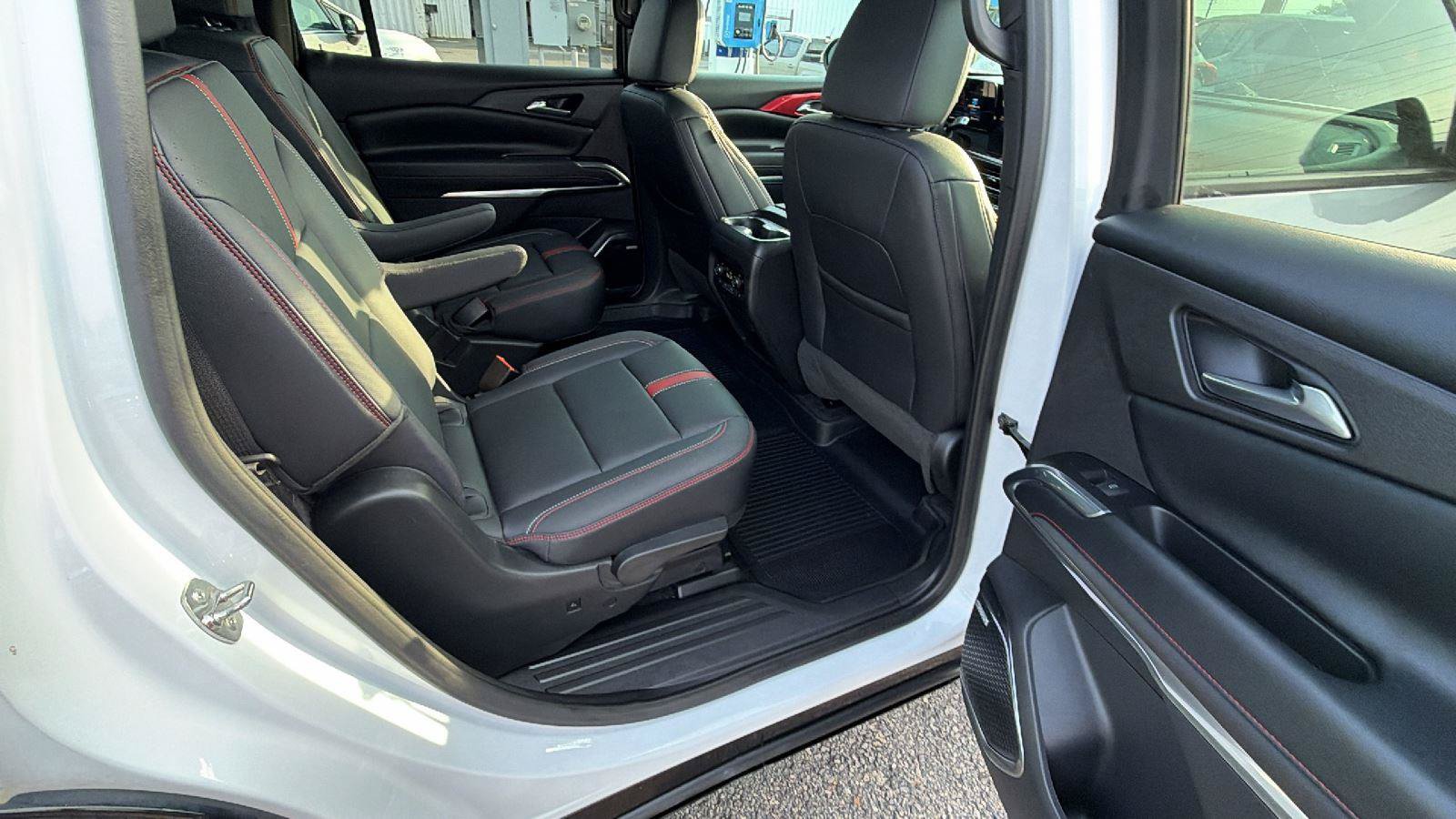 Used 2024 Chevrolet Traverse RS AWD/4WD image 21