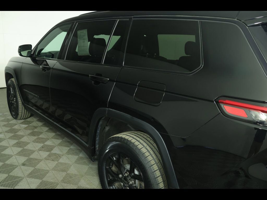 Used 2023 Jeep Grand Cherokee Altitude image 18