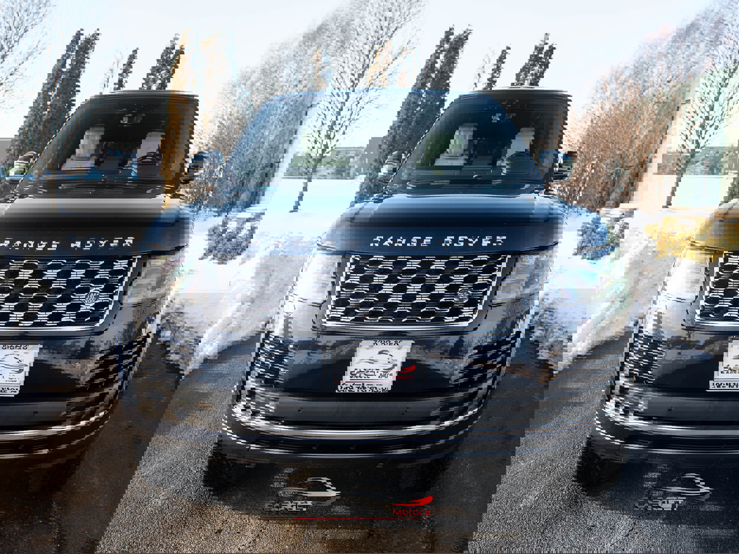 Used 2020 Land Rover Range Rover HSE image 2