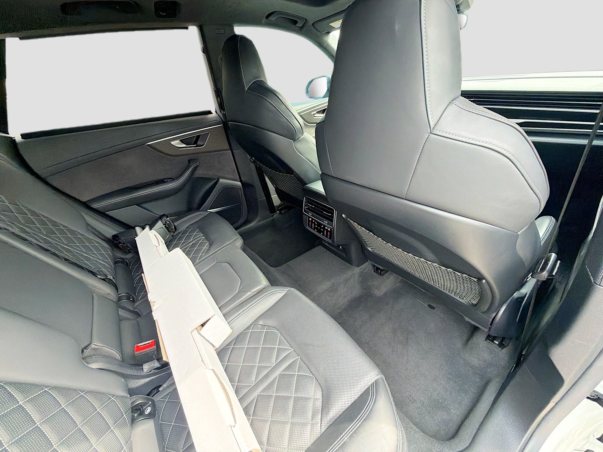 Used 2024 Audi SQ8 Prestige AWD/4WD image 30