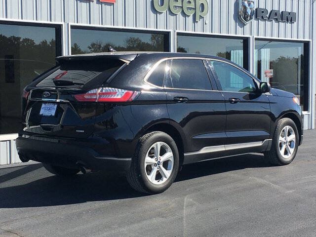 Used 2020 Ford Edge SE FWD image 3