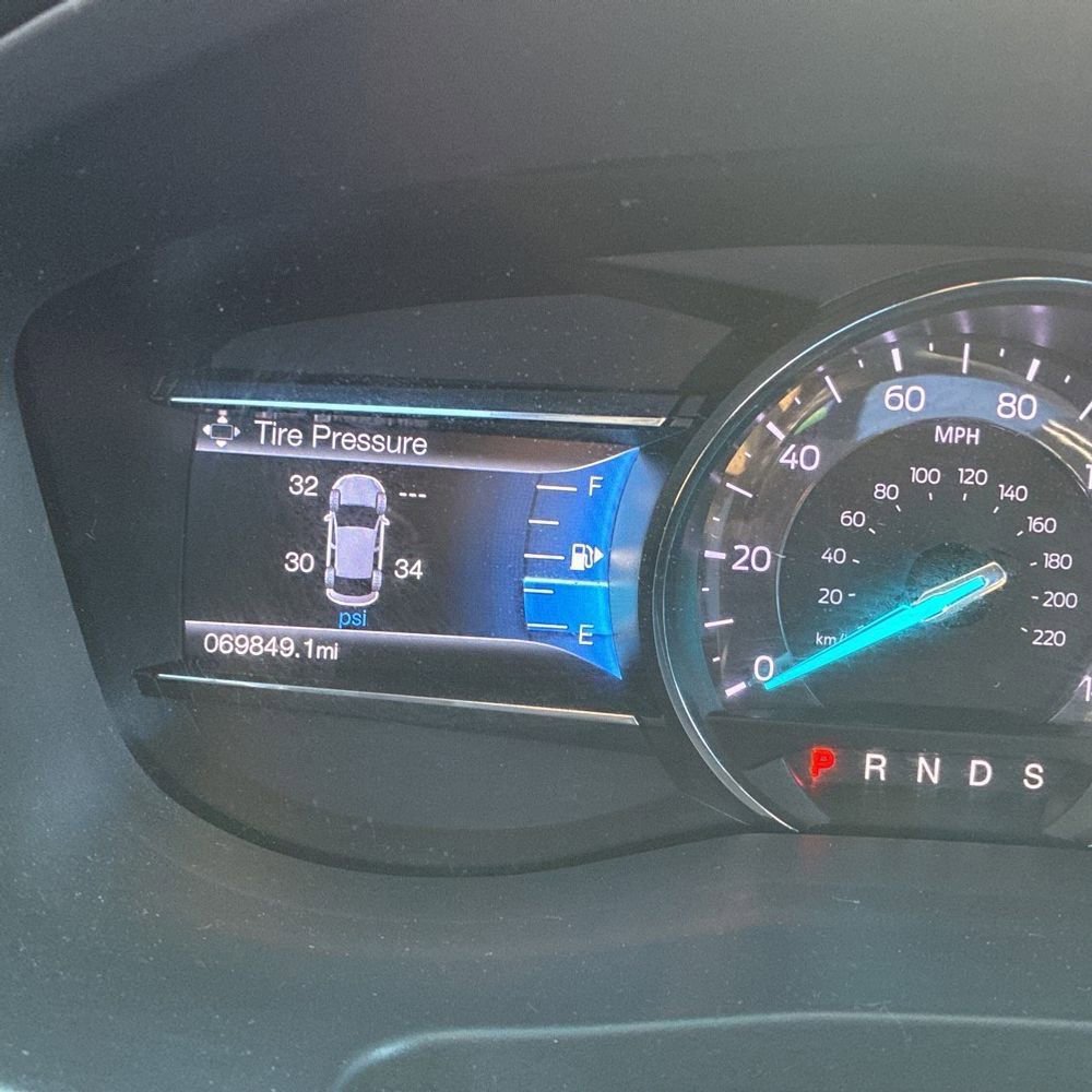 Used 2016 Ford Explorer XLT w/ Equipment Group 202A image 9