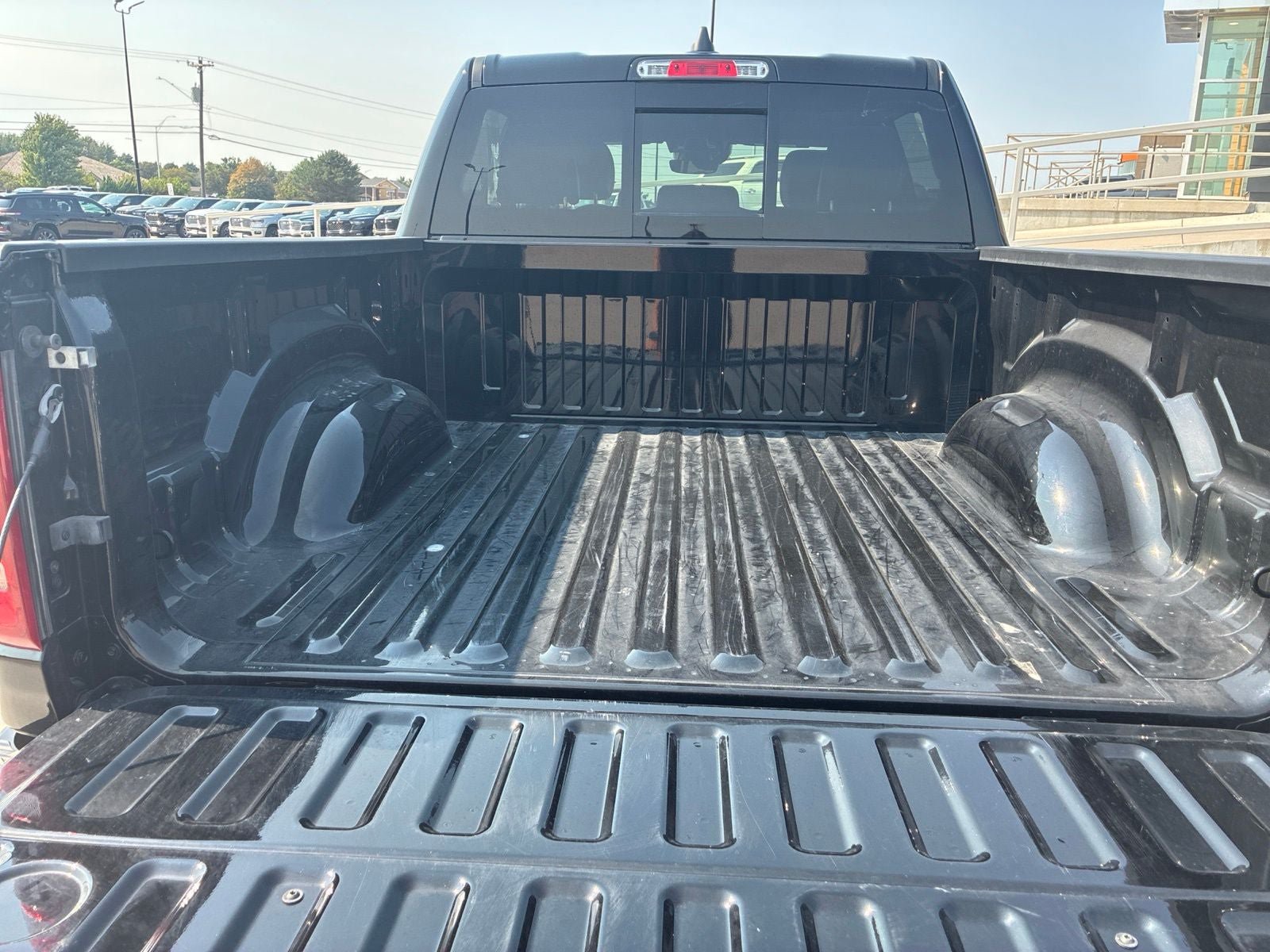 Used 2023 RAM 1500 Laramie AWD/4WD image 5