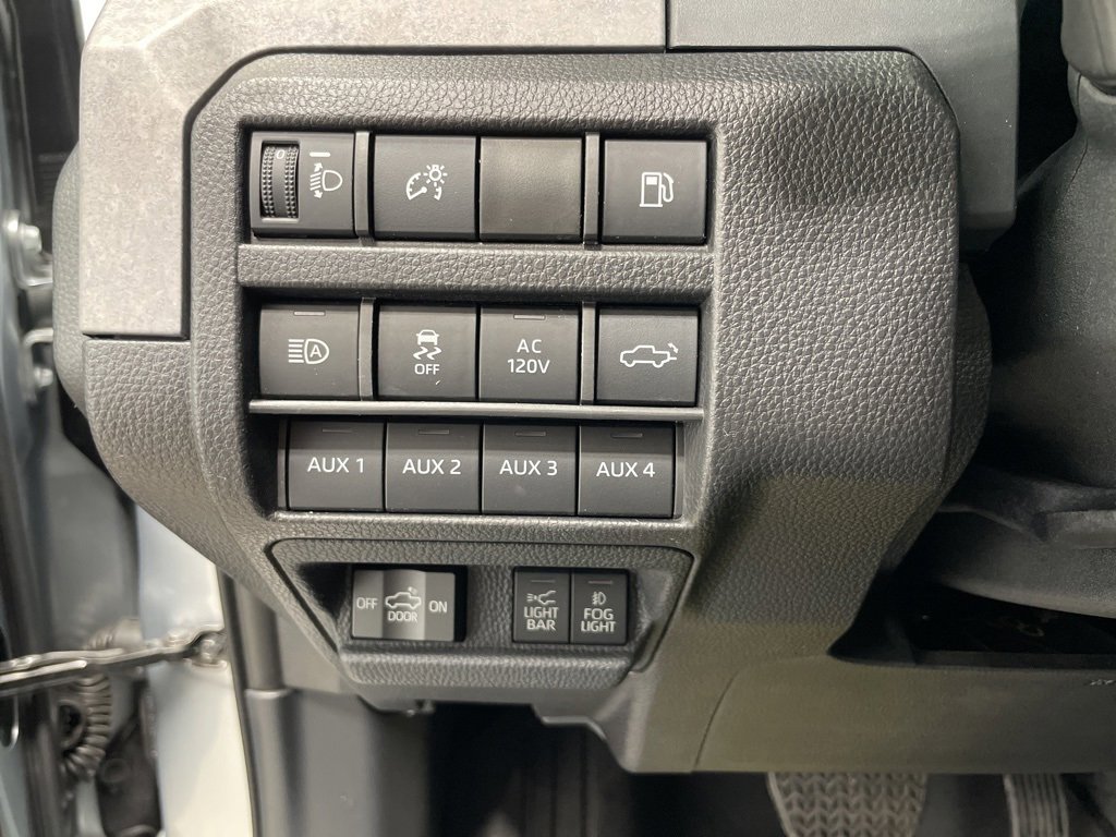 Used 2025 Toyota Tacoma 4x4 Double Cab Hybrid image 33