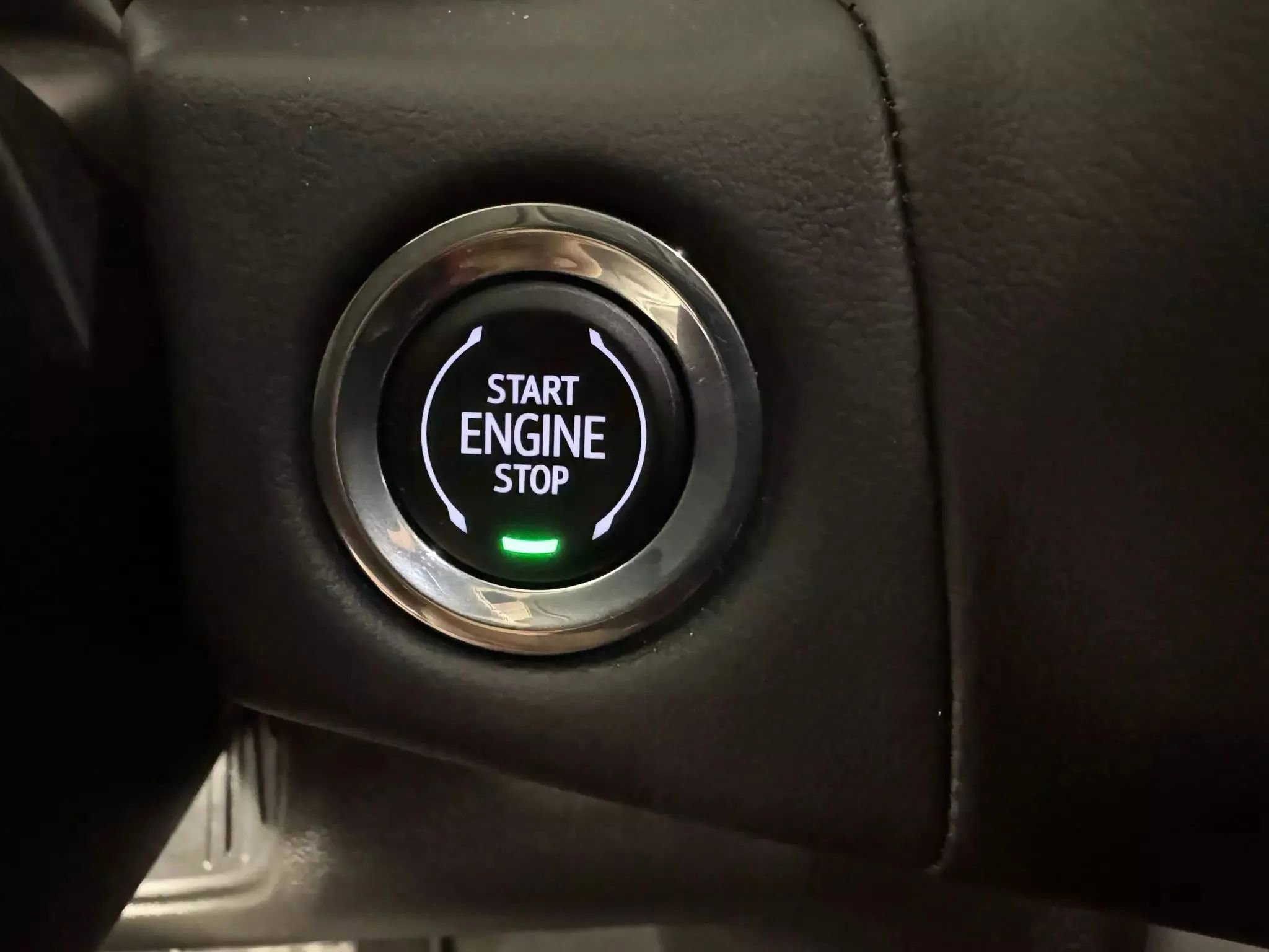 Used 2023 GMC Yukon SLT w/ SLT Luxury Package image 19