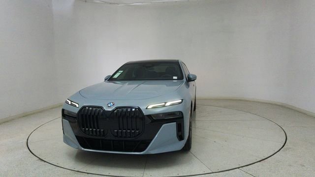 Used 2024 BMW 740i xDrive w/ Premium Package image 71