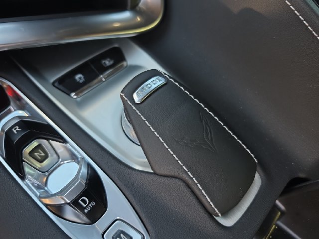 Used 2025 Chevrolet Corvette Stingray Preferred Cpe w/ Z51 Performance Package RWD image 28