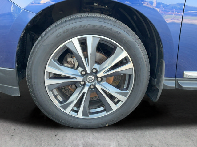 Used 2019 Nissan Pathfinder Platinum FWD image 26