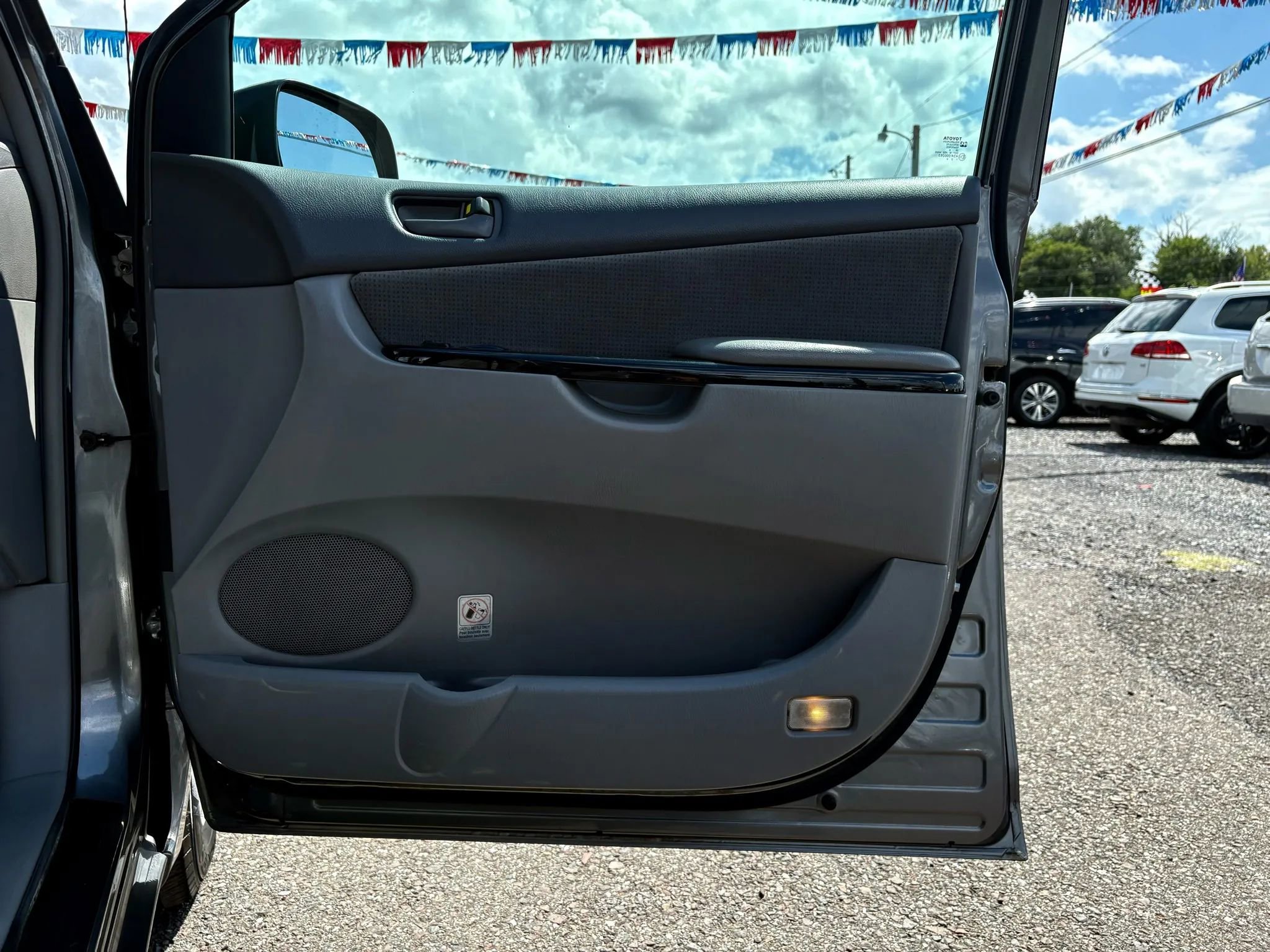 Used 2005 Toyota Sienna LE image 13