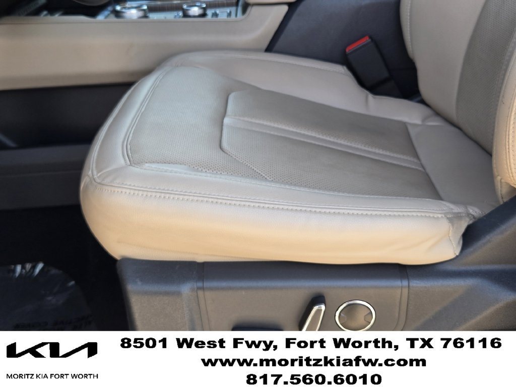 Used 2024 Ford Expedition Limited AWD/4WD image 25