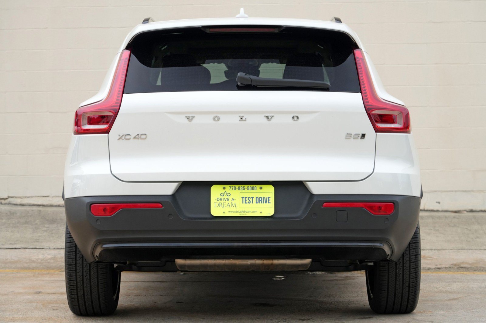 Used 2025 Volvo XC40 B5 Plus w/ Protection Package Premier AWD/4WD image 11