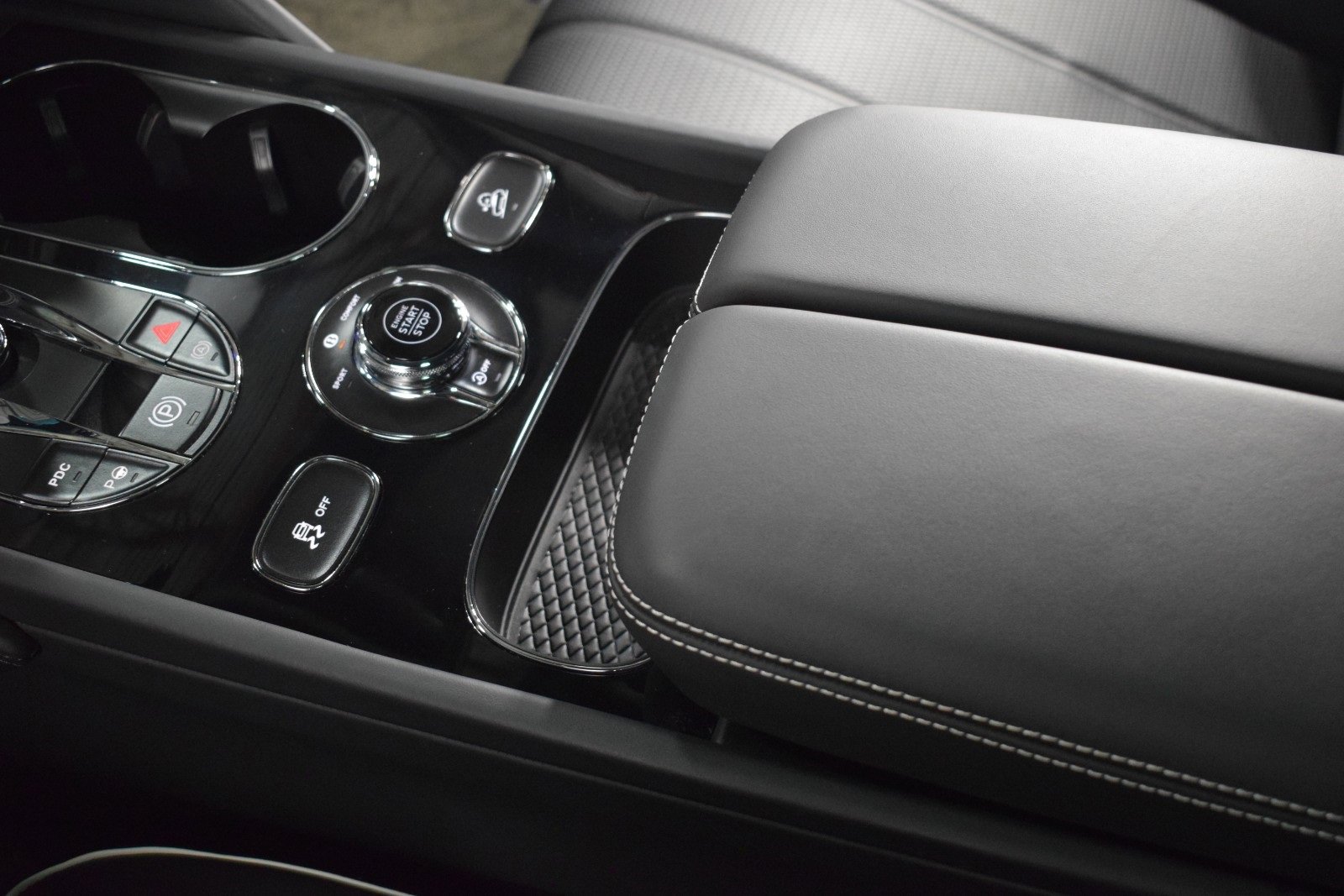 Used 2023 Bentley Bentayga image 36