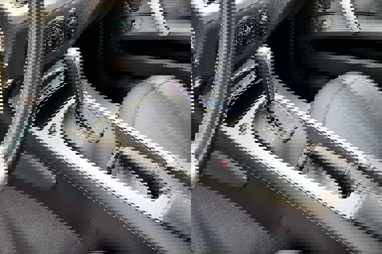 Used 2005 BMW Z4 3.0i image 16