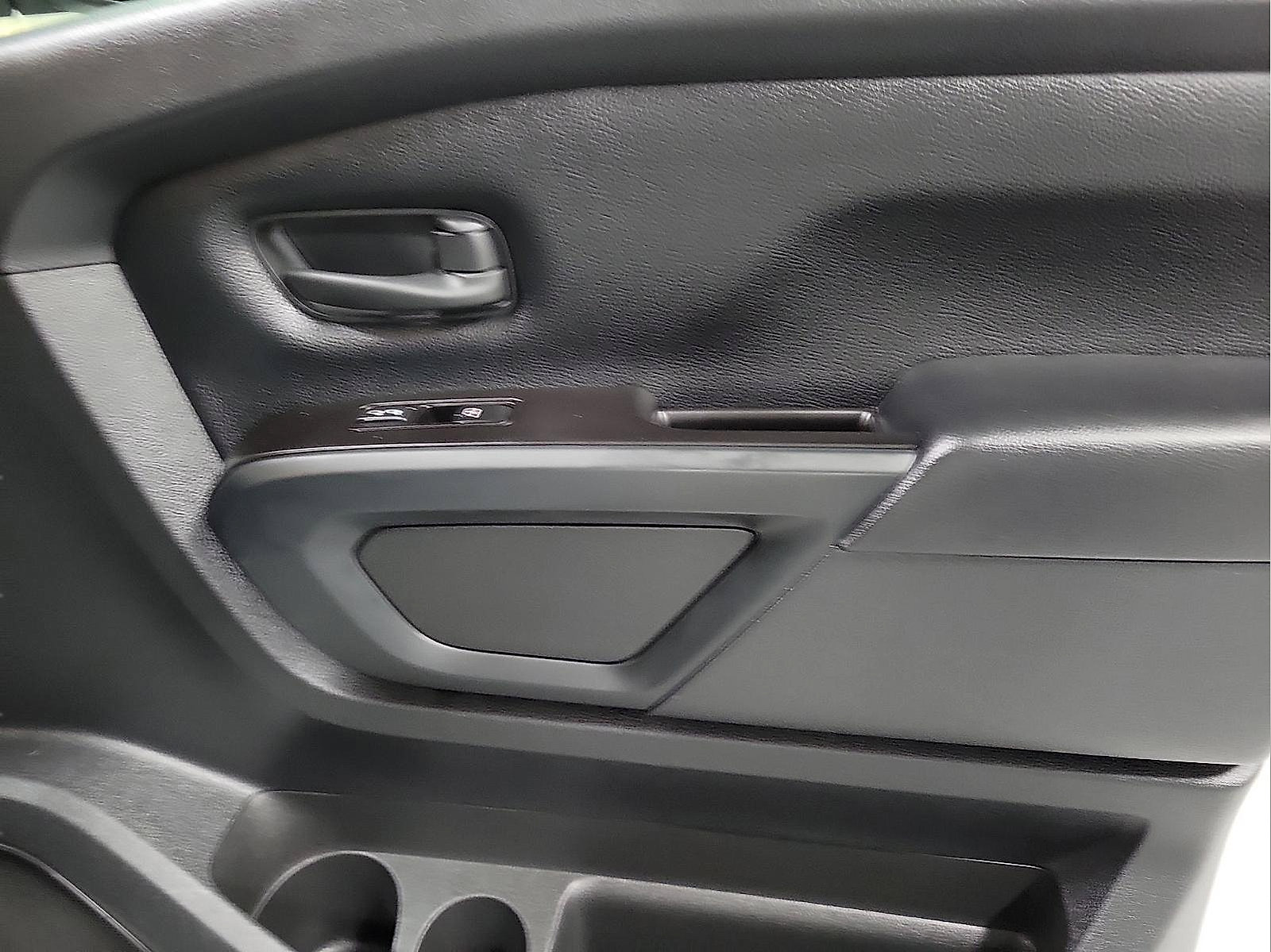 Used 2020 Nissan Titan S w/ S Utility Package image 16