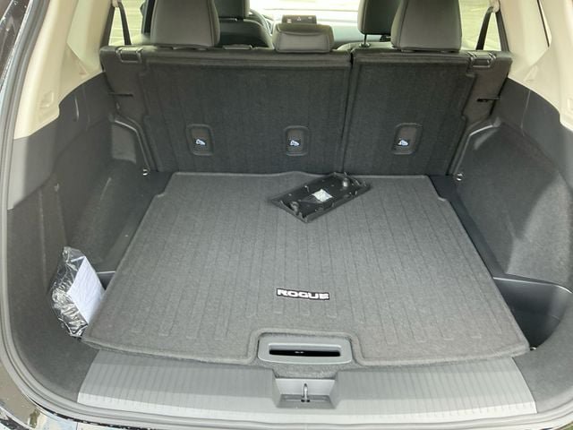 New 2026 Nissan Rogue Dark Armor AWD/4WD image 18