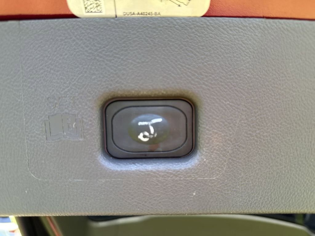 Used 2016 Lincoln MKX Reserve FWD image 18