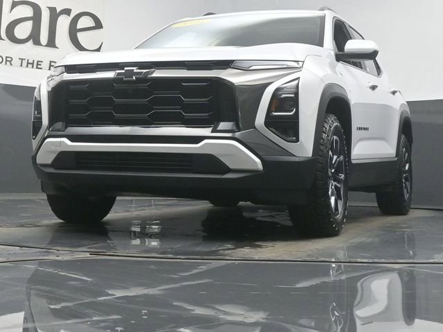 Used 2025 Chevrolet Equinox ACTIV w/ Safety and Technology Package image 56