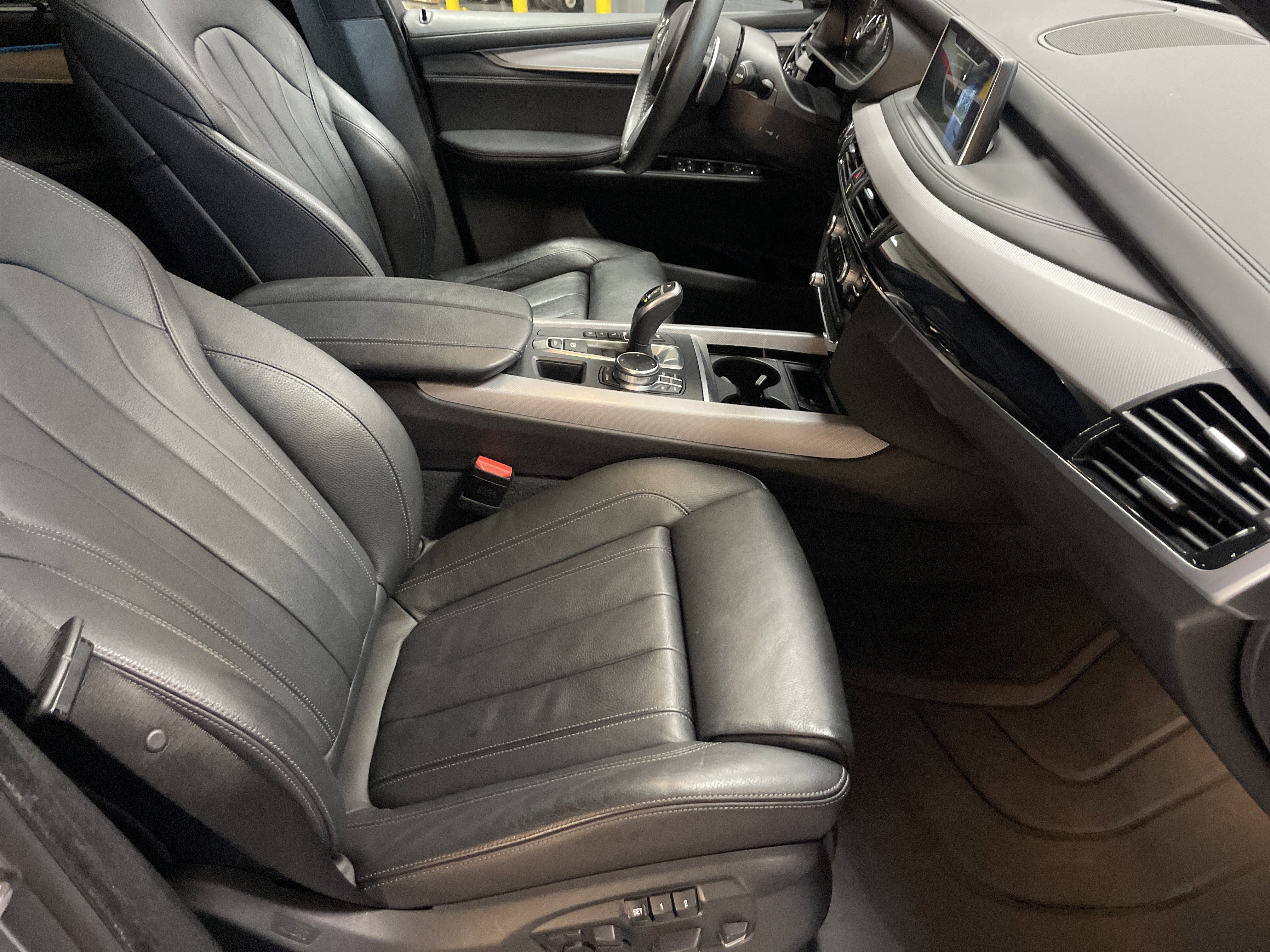 Used 2018 BMW X5 xDrive50i w/ M Sport Package AWD/4WD image 35