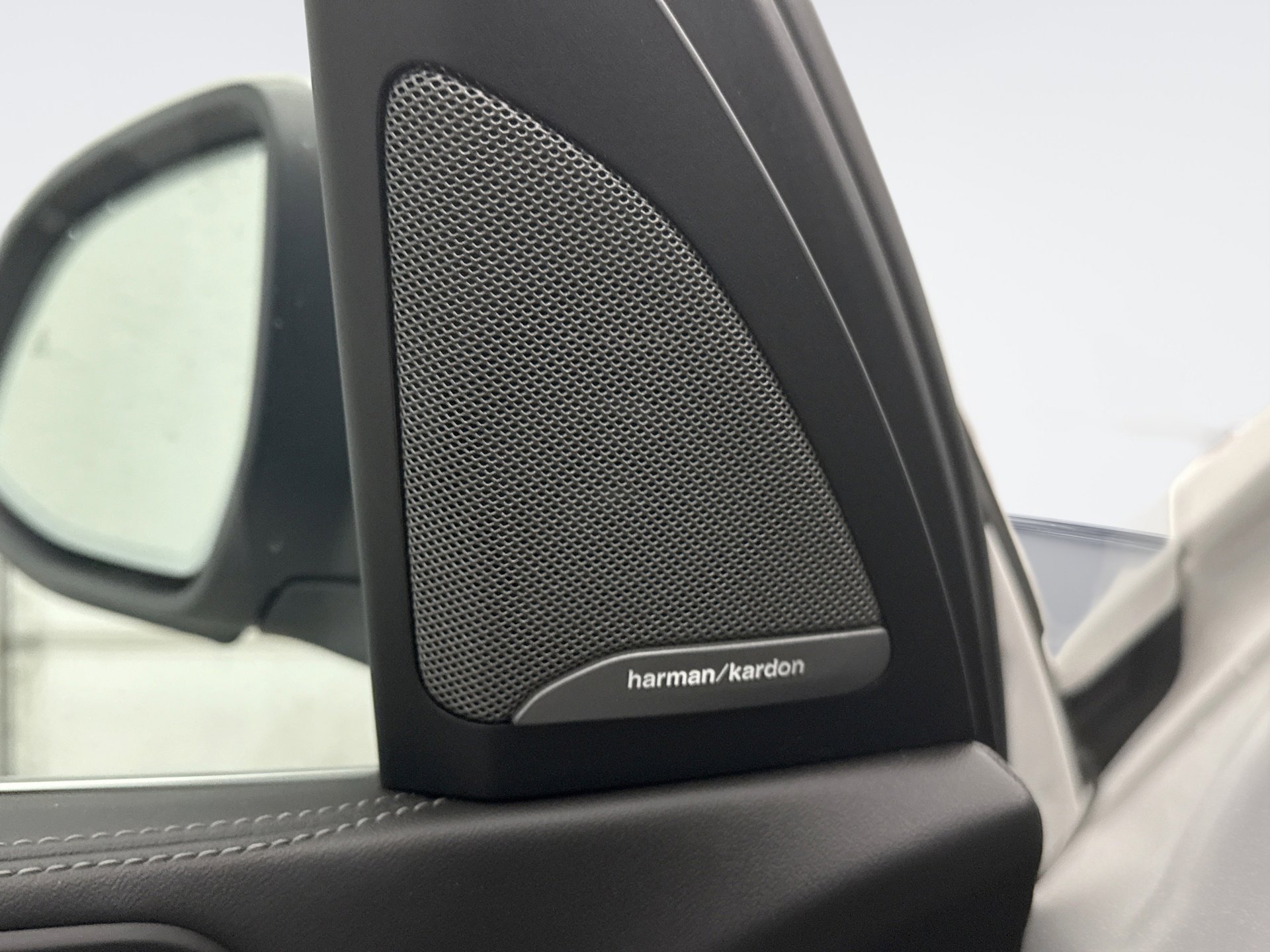 Used 2024 BMW X7 xDrive40i w/ Executive Package image 17