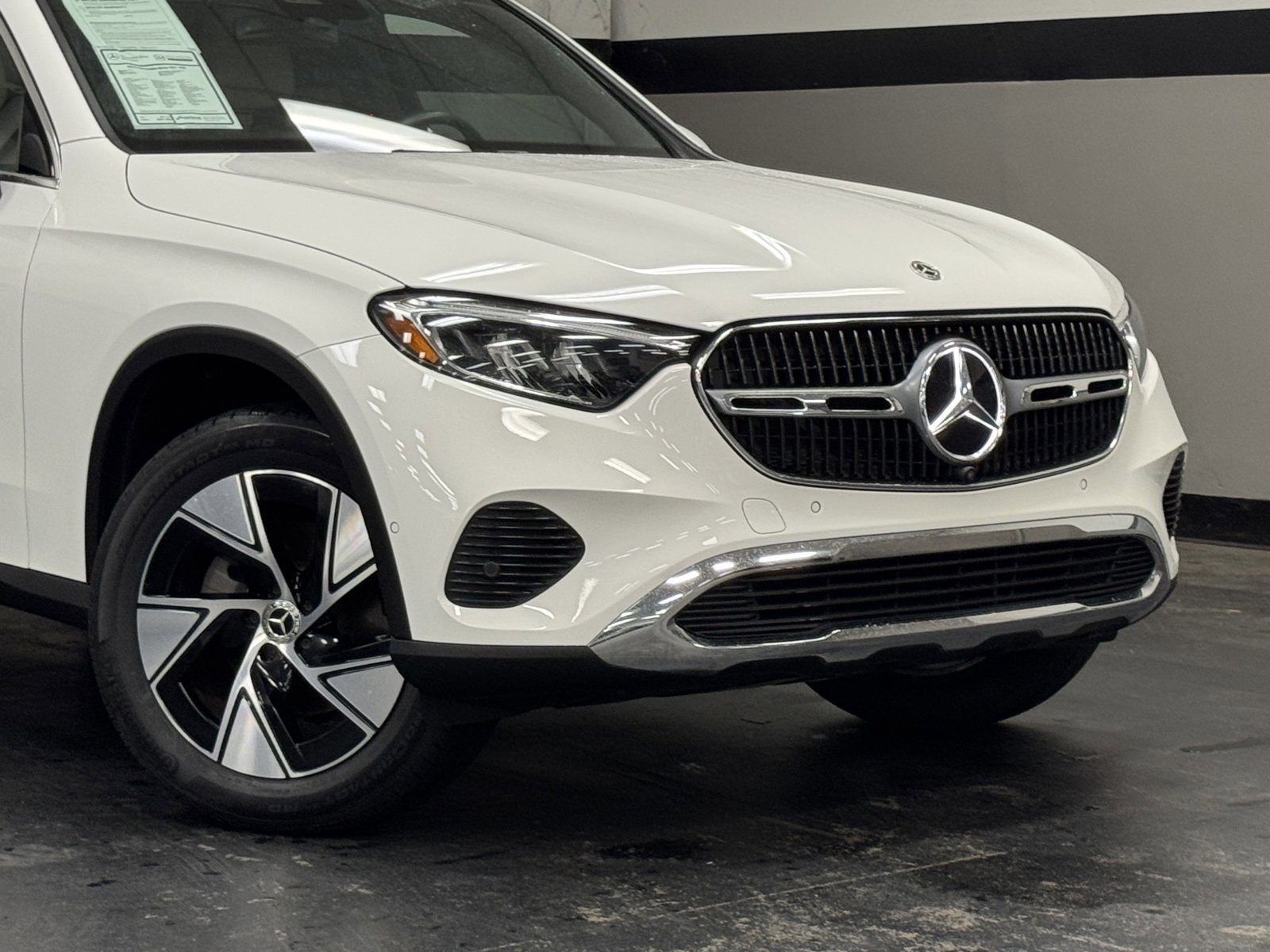 Certified 2023 Mercedes-Benz GLC 300 image 3