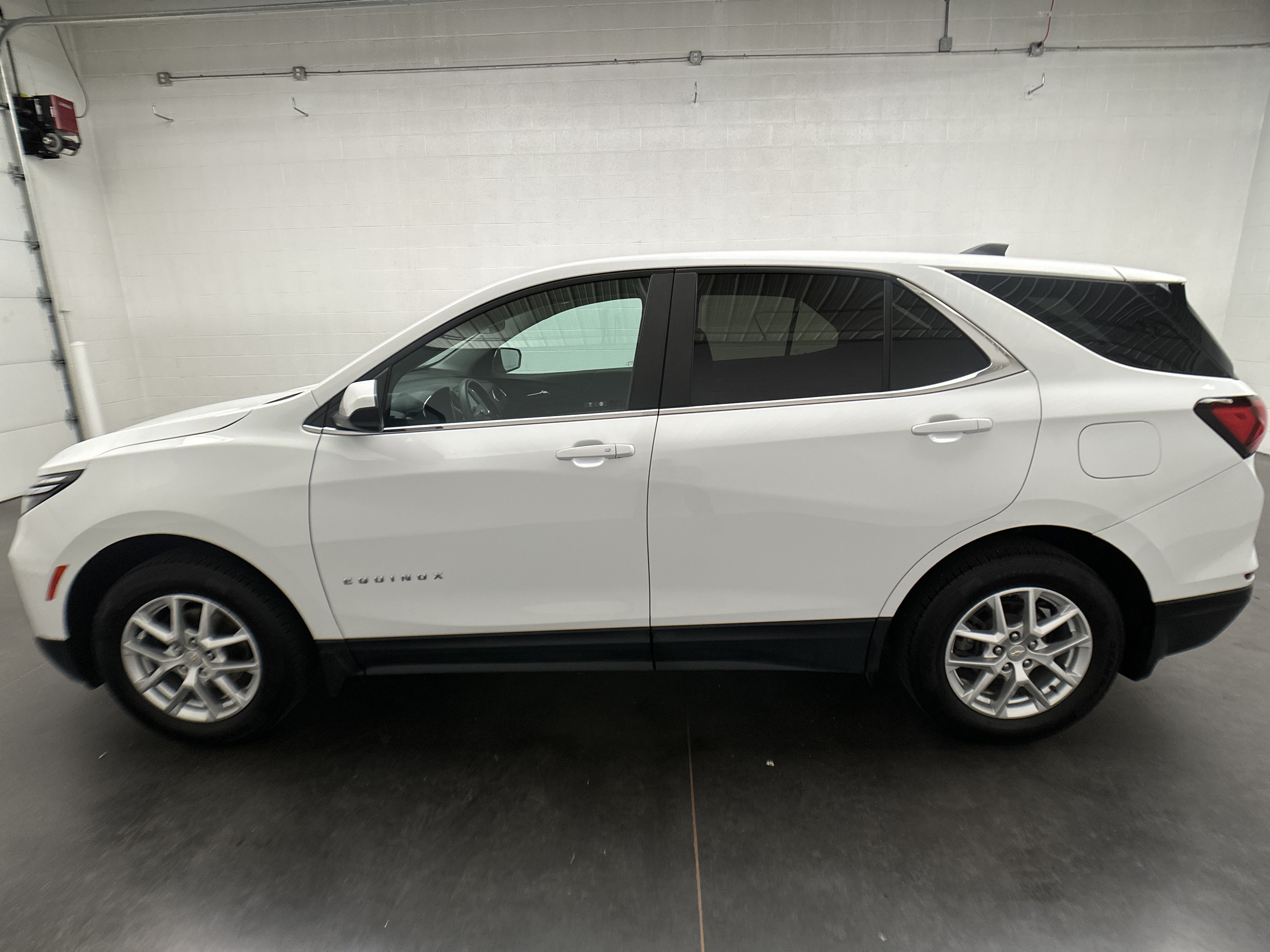 Used 2023 Chevrolet Equinox LT w/ LPO, Floor Liner Package AWD/4WD image 38