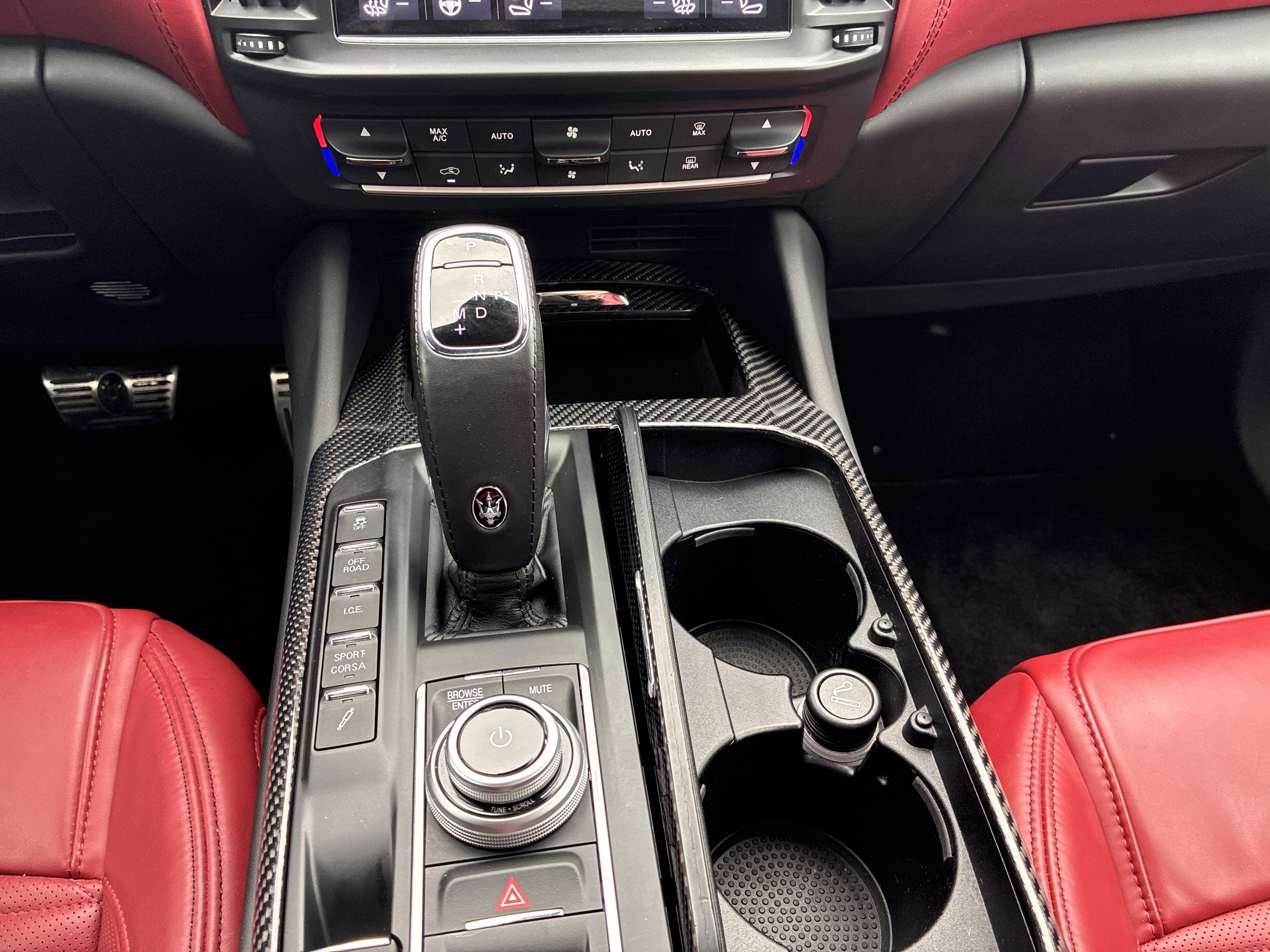 Used 2021 Maserati Levante Trofeo image 24