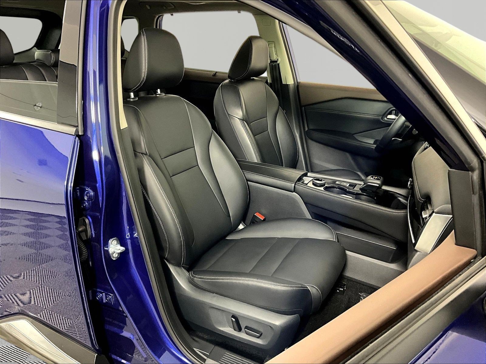 Certified 2023 Nissan Rogue SL w/ SL Premium Package AWD/4WD image 29