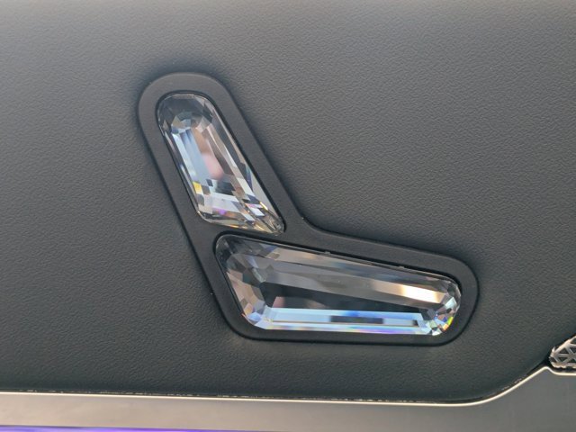 Used 2024 BMW 760i xDrive w/ Premium Package 2 image 17