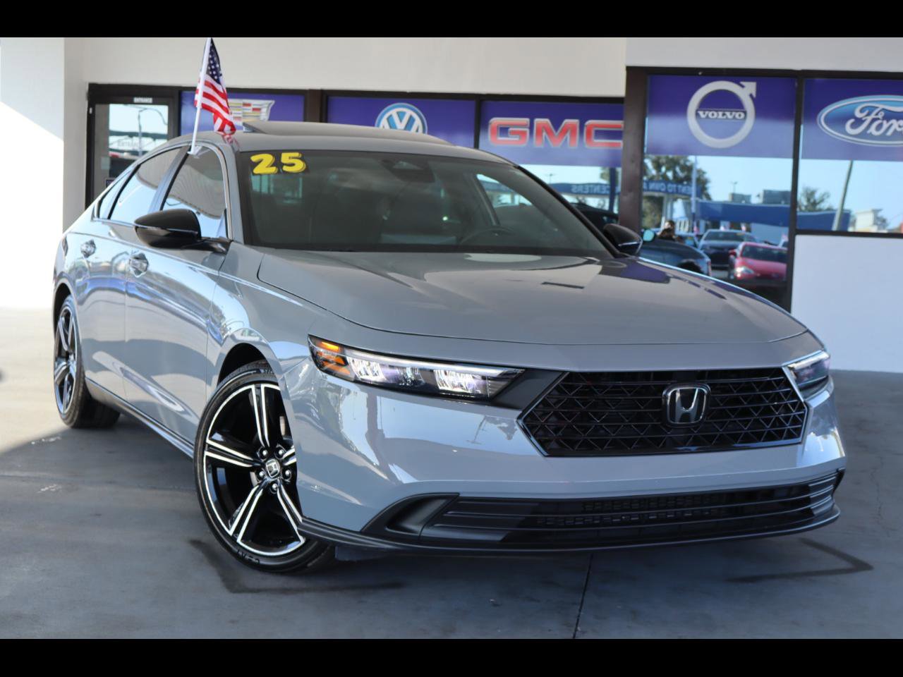Used 2025 Honda Accord Sport image 1
